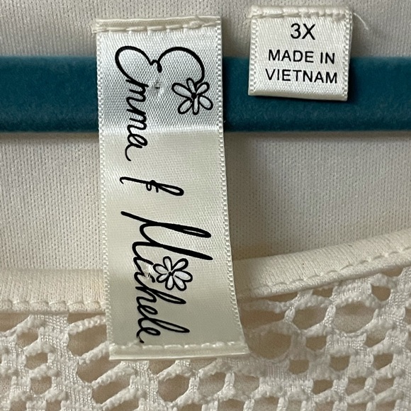 Emma & Michelle - cream crochet dress - Picture 3 of 7